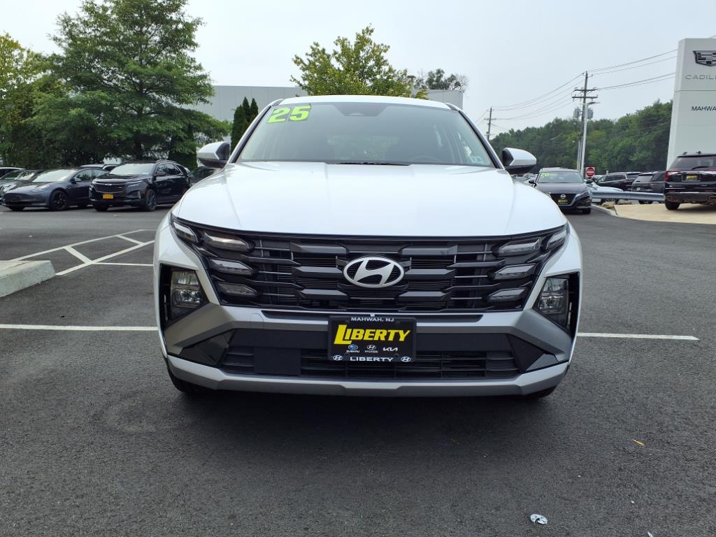 2025 Hyundai Tucson SE photo 2