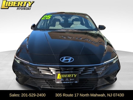2025 Hyundai Elantra SEL Convenience Sedan