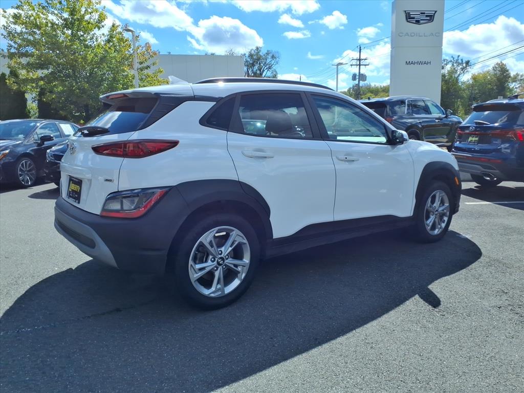 2023 Hyundai Kona SEL photo 2