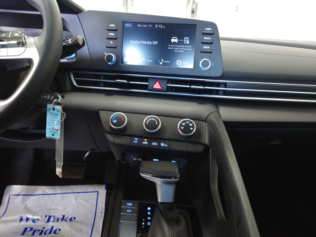 2026 Hyundai Elantra SE - Photo 19