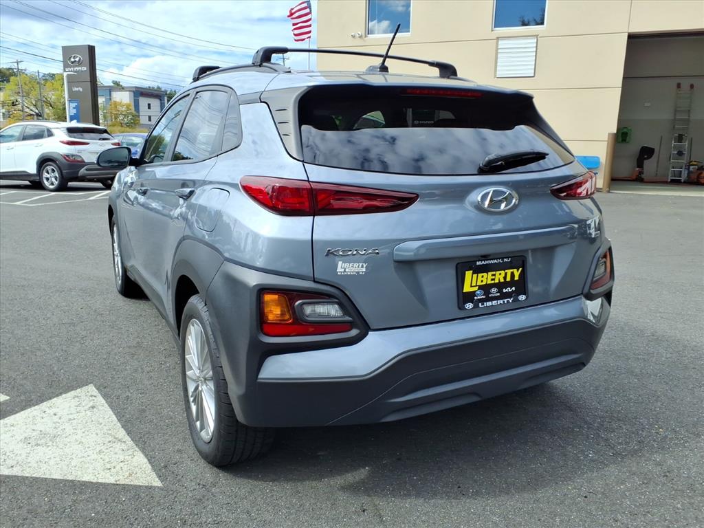 2021 Hyundai Kona SEL photo 2