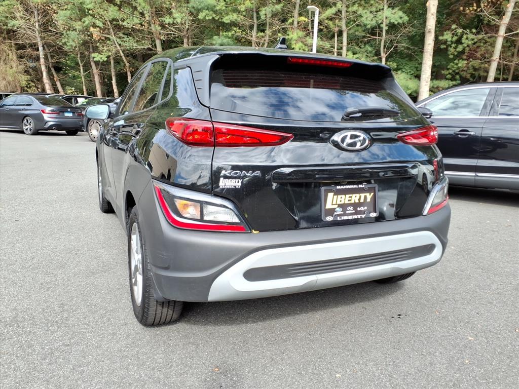 2023 Hyundai Kona SE photo 3
