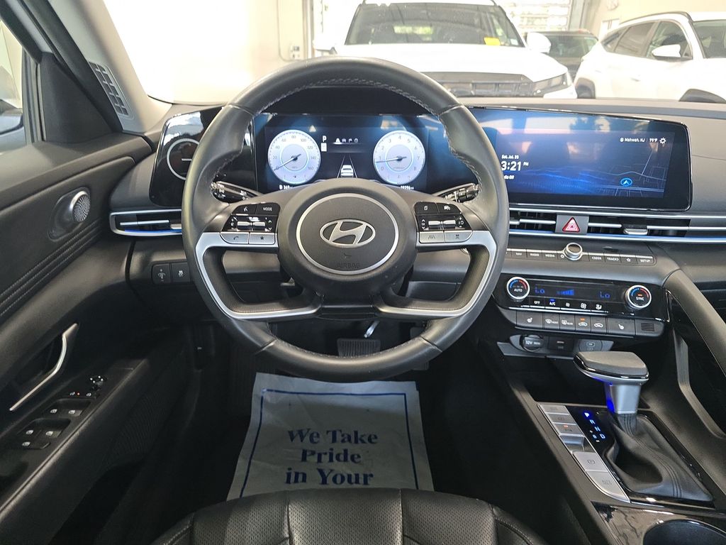 2024 Hyundai Elantra Limited - Photo 14