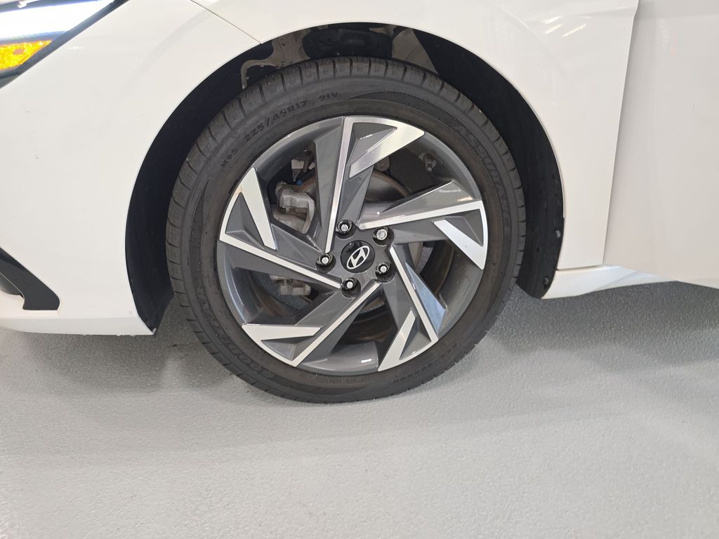 2024 Hyundai Elantra Limited - Photo 27