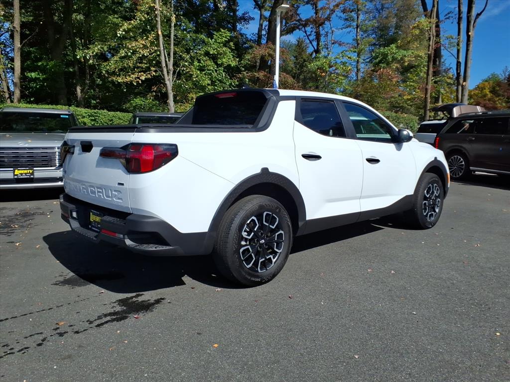 2022 Hyundai Santa Cruz SE photo 2
