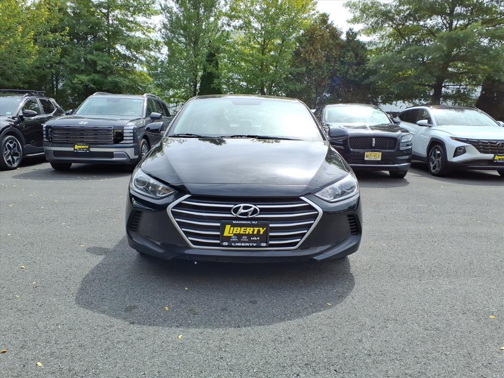 2017 Hyundai Elantra SE photo 2