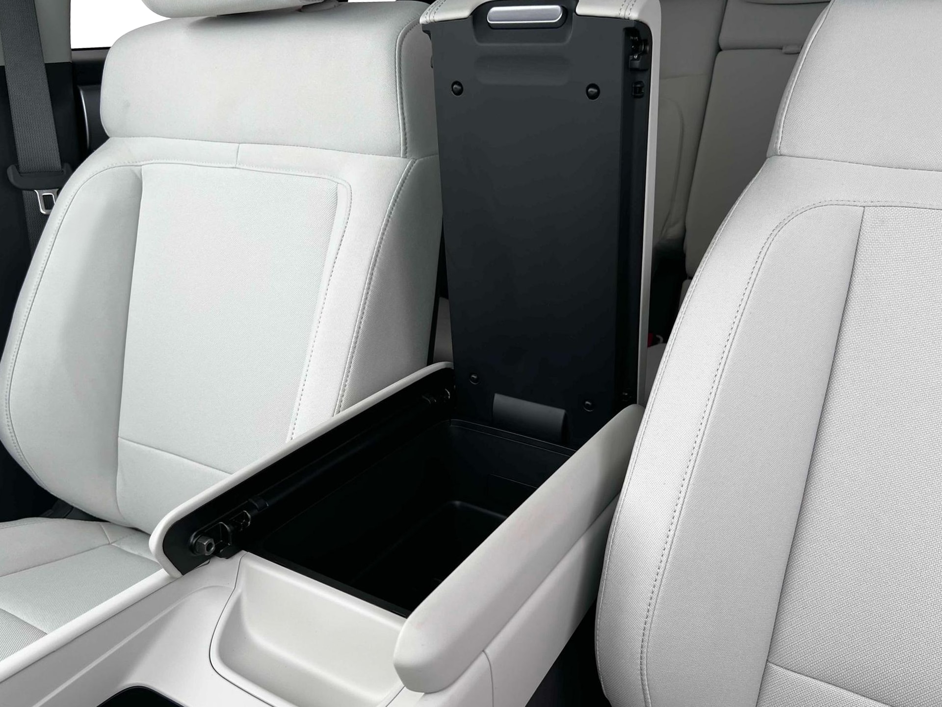 2026 Hyundai Santa Fe SE - Photo 18