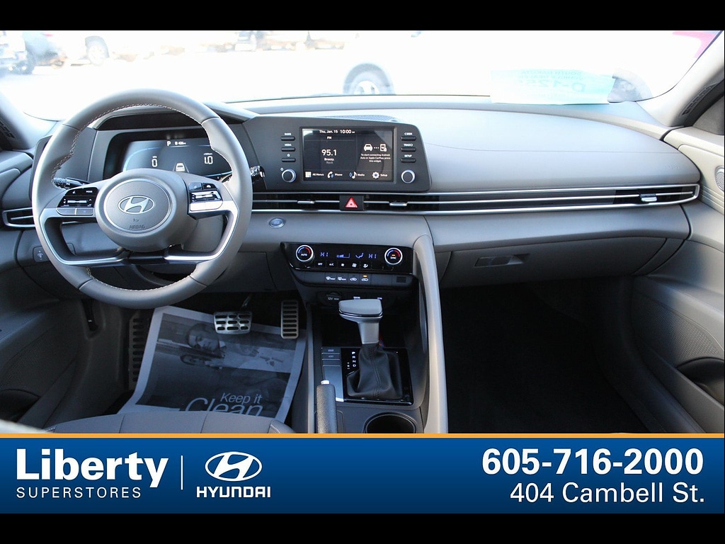 2025 Hyundai Elantra SEL - Photo 20