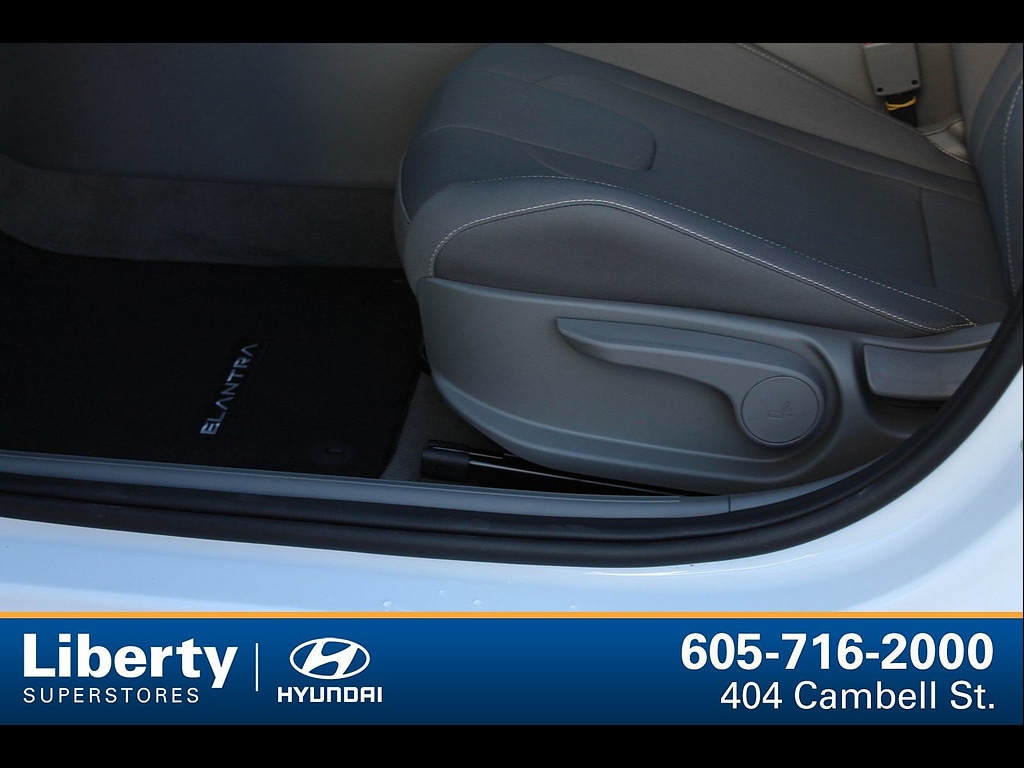 2025 Hyundai Elantra SEL - Photo 19