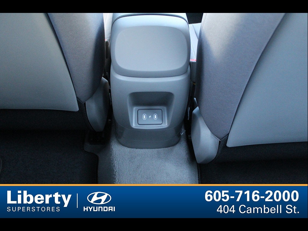 2025 Hyundai Elantra SEL - Photo 15
