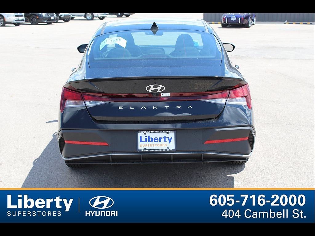 New 2025 Hyundai Elantra SEL Sport Sedan