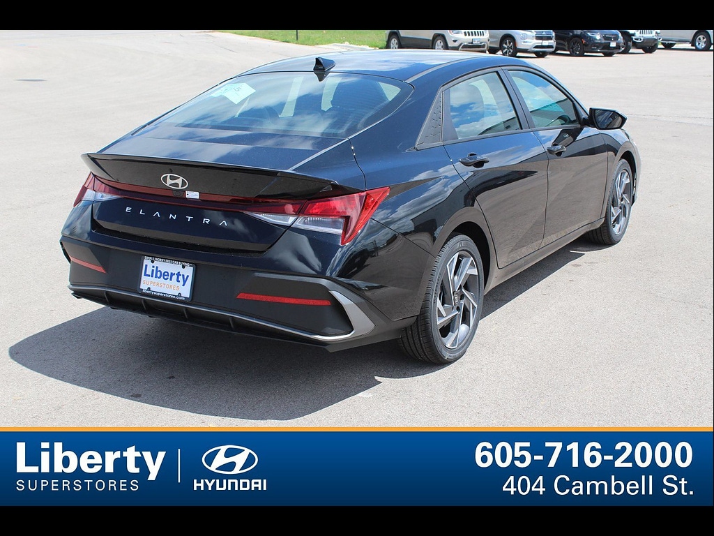 New 2025 Hyundai Elantra SEL Sport Sedan