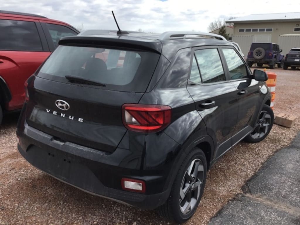 Used 2024 Hyundai Venue SEL SUV