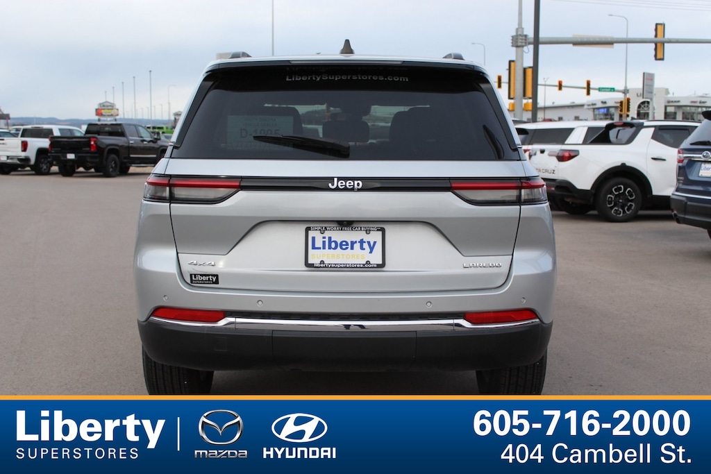 Used 2024 Jeep Grand Cherokee Laredo SUV