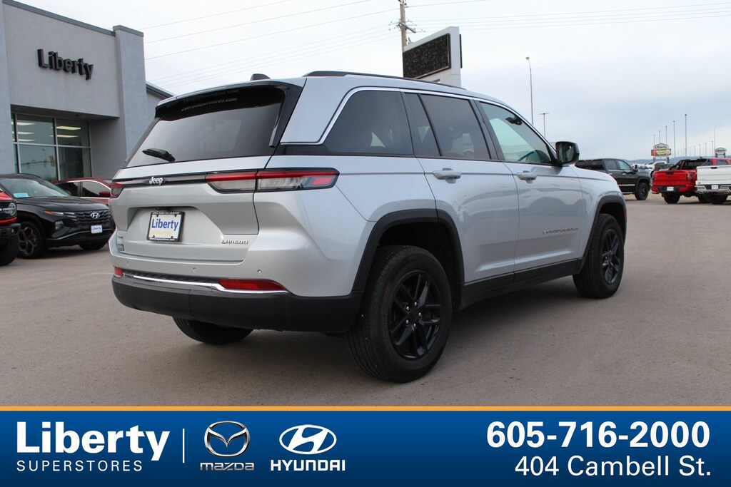 Used 2024 Jeep Grand Cherokee Laredo SUV