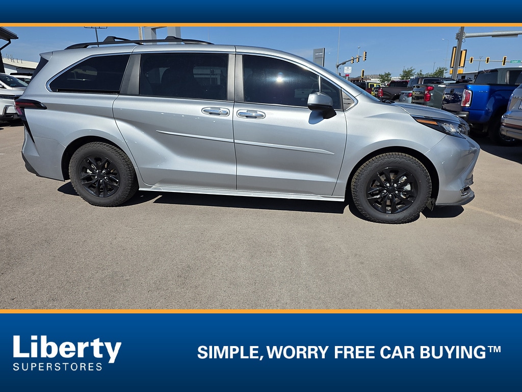 Used 2023 Toyota Sienna XLE 7 Passenger Van Passenger Van