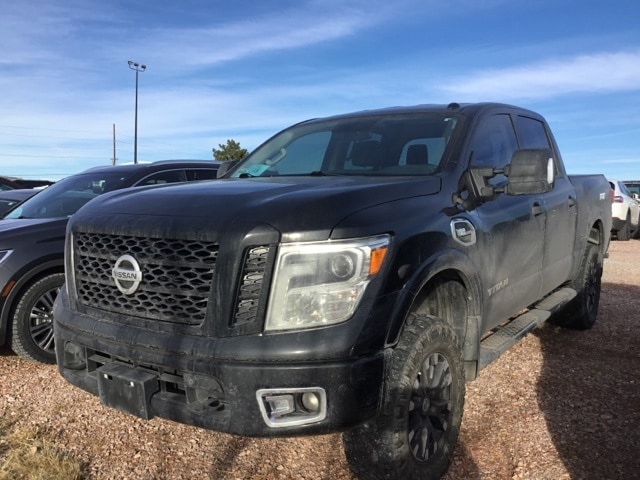 2017 Nissan Titan PRO-4X's photo