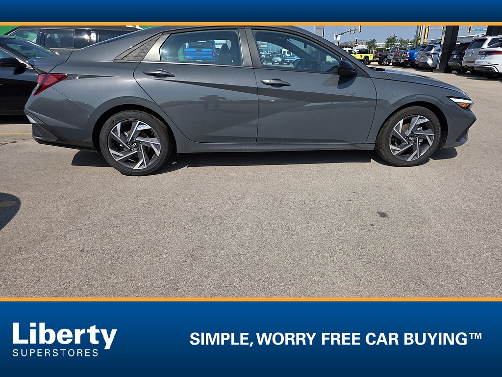 Used 2025 Hyundai Elantra SEL Sport Sedan