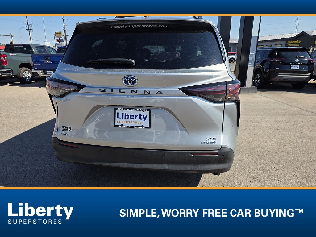 Used 2023 Toyota Sienna XLE 7 Passenger Van Passenger Van