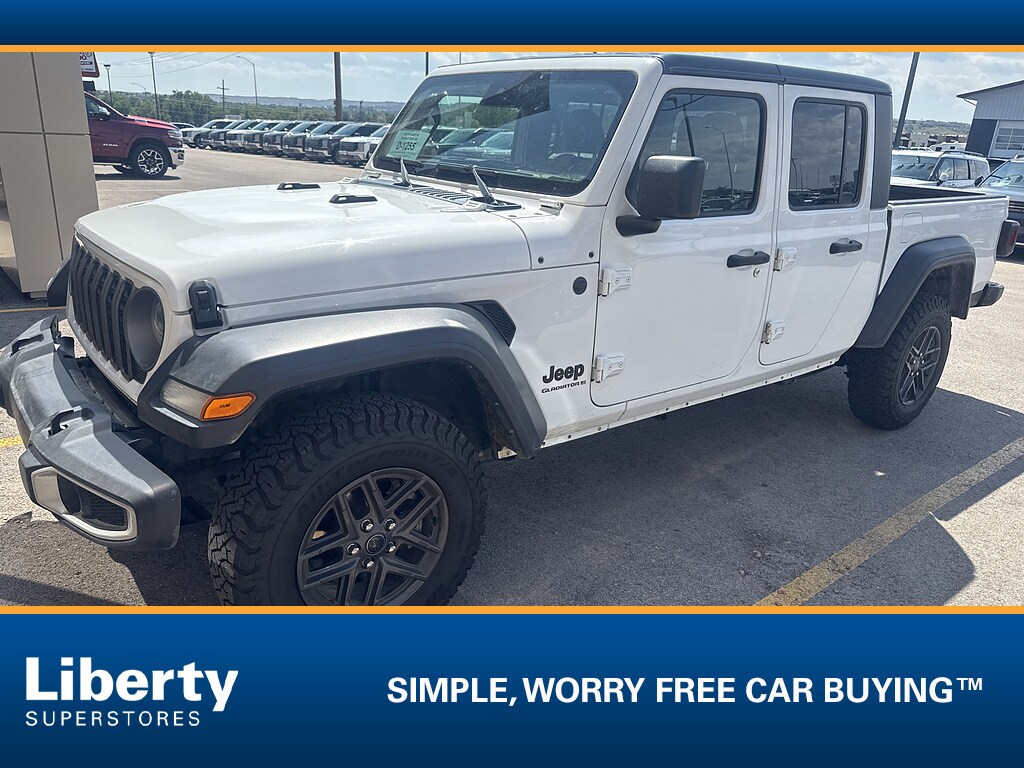 Used 2025 Jeep Gladiator Sport Truck Crew Cab