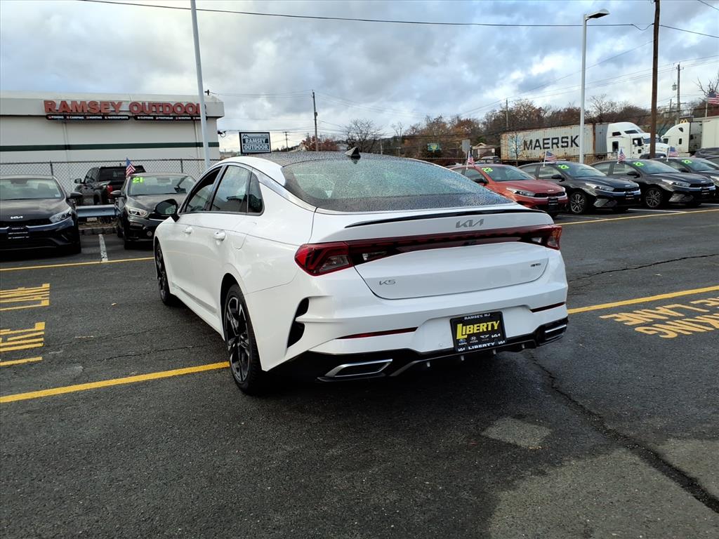 2024 Kia K5 GT-Line photo 4