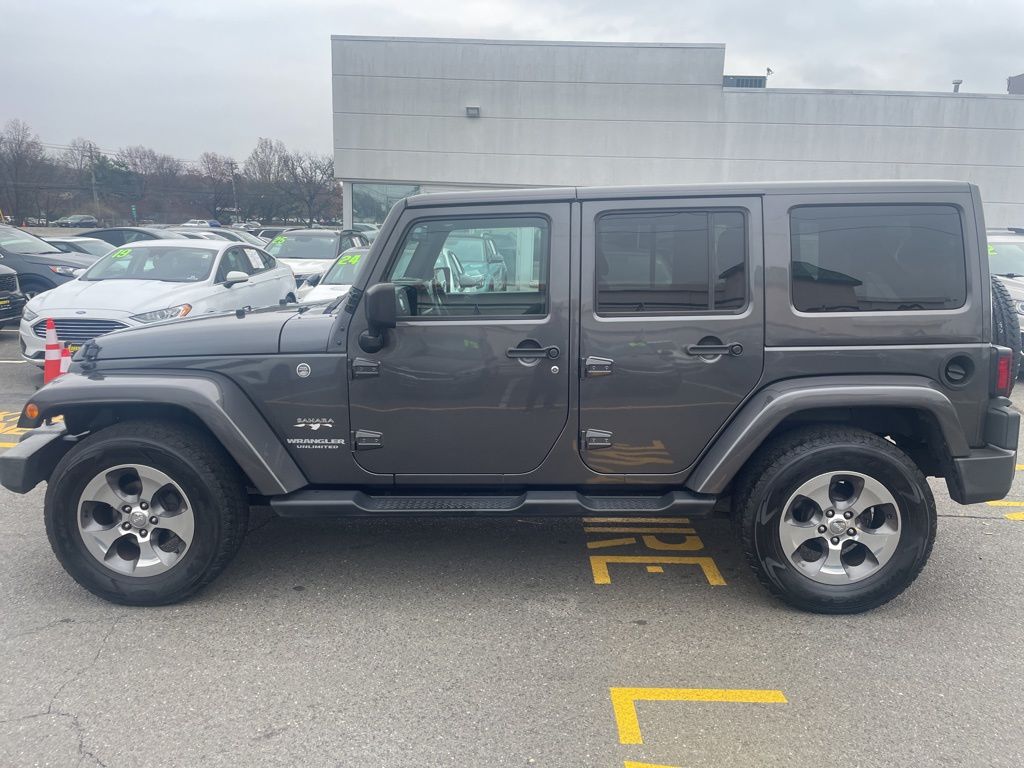 2017 Jeep Wrangler Unlimited Sahara photo 3