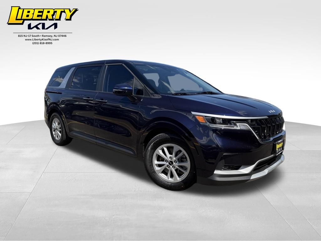 2024 Kia Sedona LX Seat Pkg's photo
