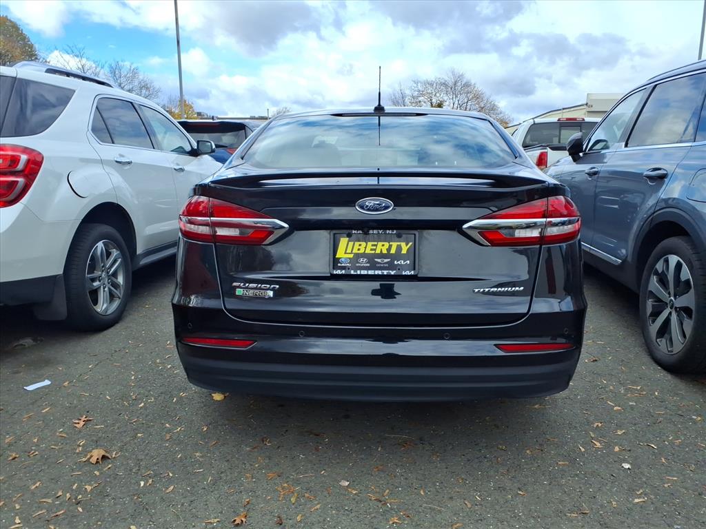 2019 Ford Fusion Energi Titanium photo 2