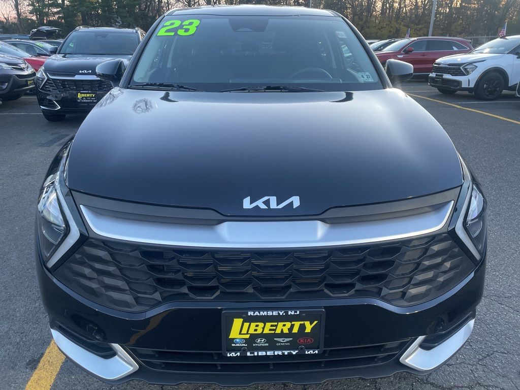2023 Kia Sportage LX photo 2