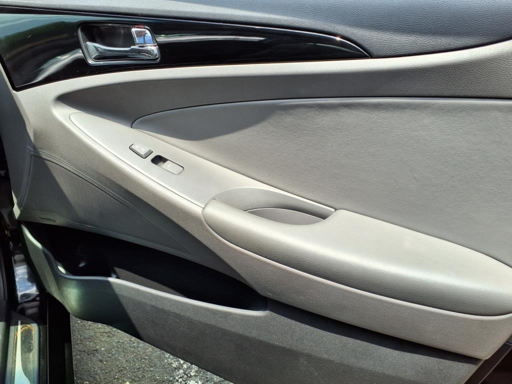 2012 Hyundai Sonata Limited photo 4