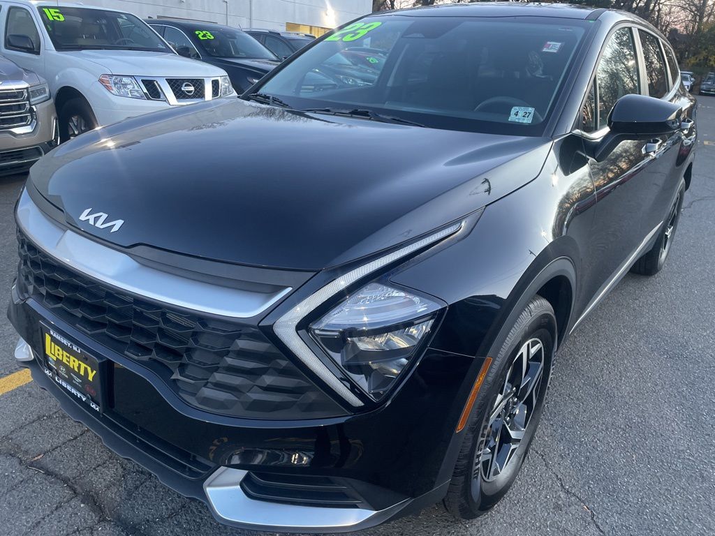 2023 Kia Sportage LX photo 3