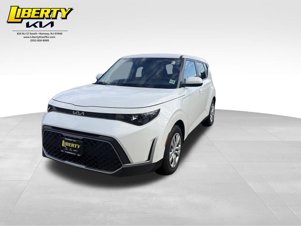 Used 2023 Kia Soul LX Hatchback