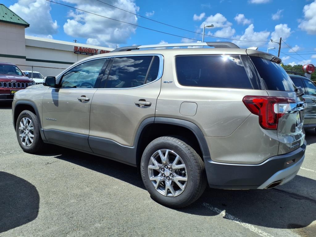 2022 Gmc Acadia SLT photo 2