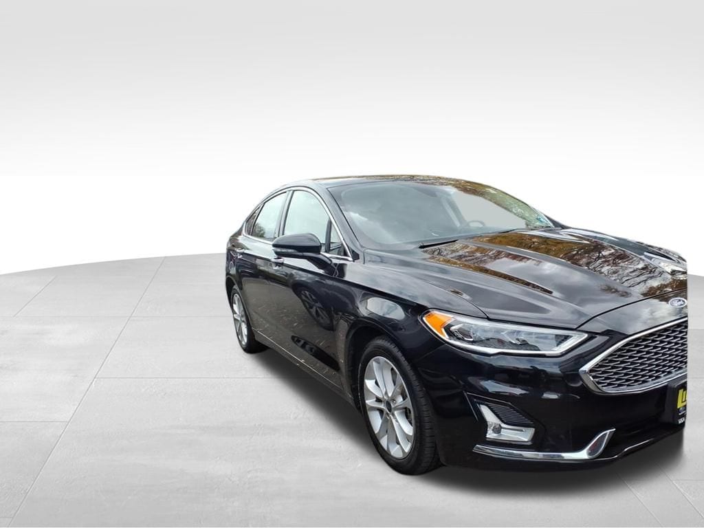 2019 Ford Fusion Titanium's photo