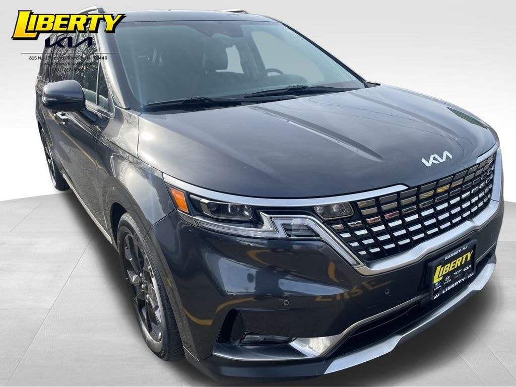 Used 2024 Kia Carnival SX Prestige Minivan/Van