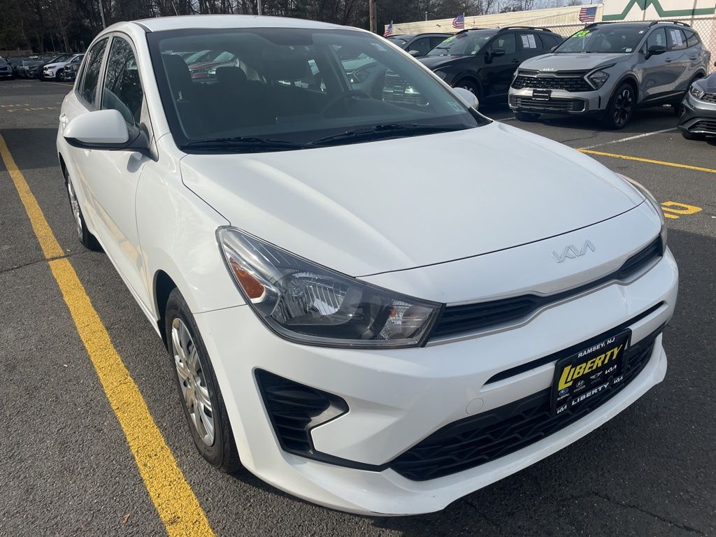 2022 Kia Rio 5-Door S's photo