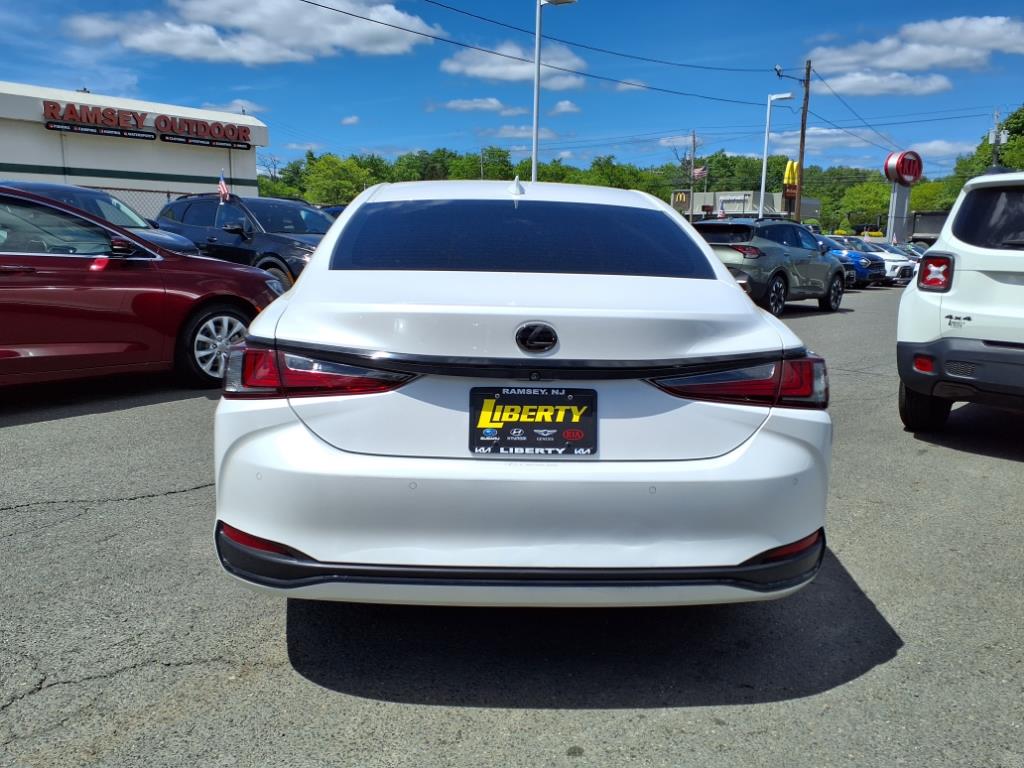2024 Lexus ES 250 Base AWD photo 4