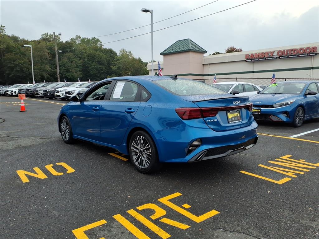 2023 Kia Forte GT-Line photo 4