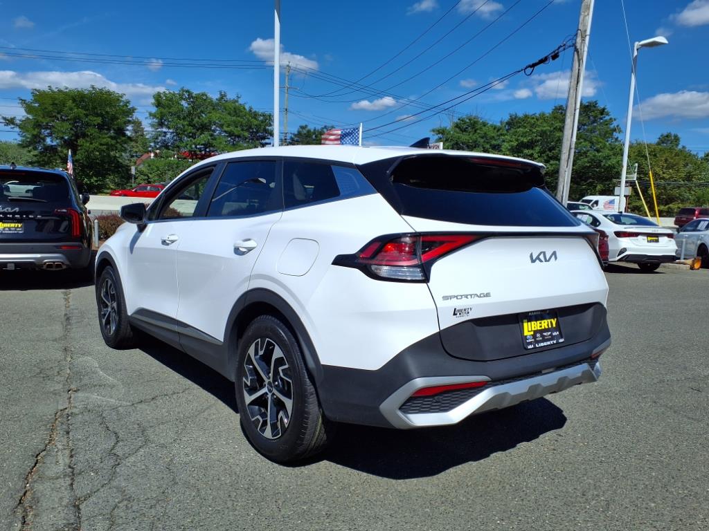 2023 Kia Sportage EX photo 2