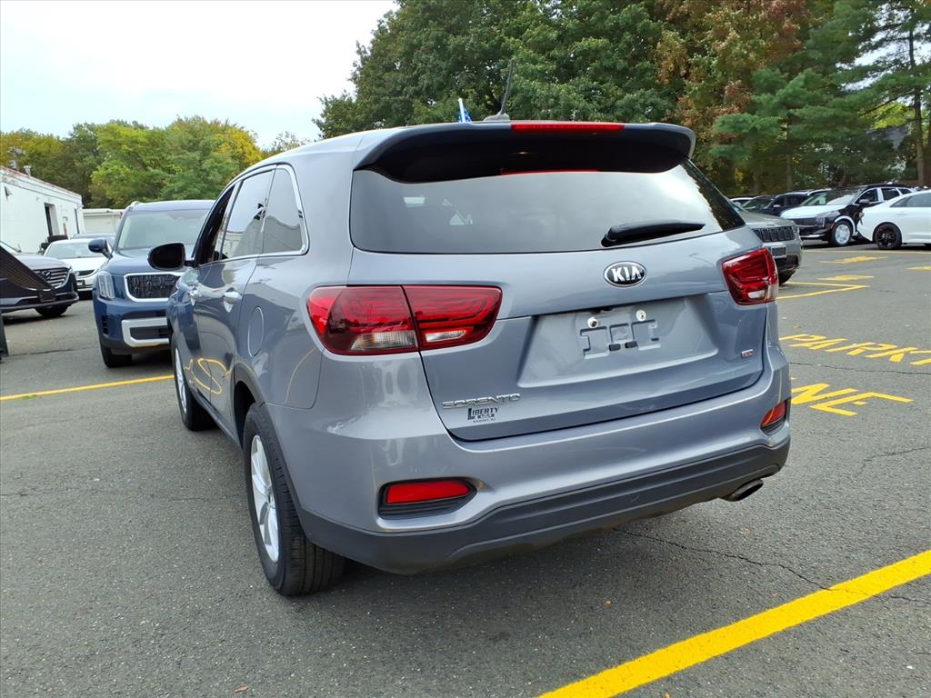 2020 Kia Sorento LX photo 4