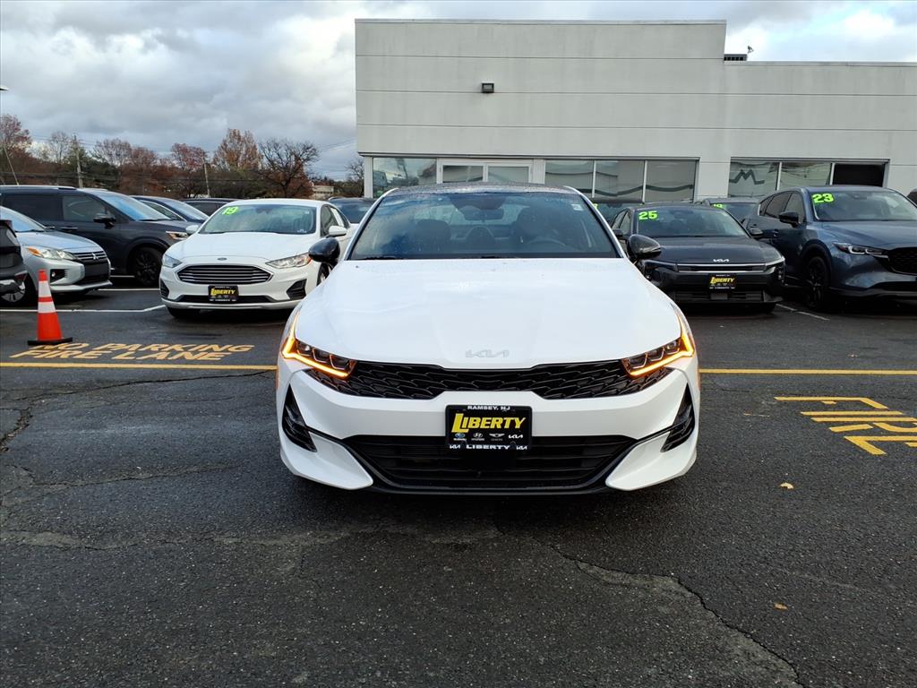2024 Kia K5 GT-Line photo 2