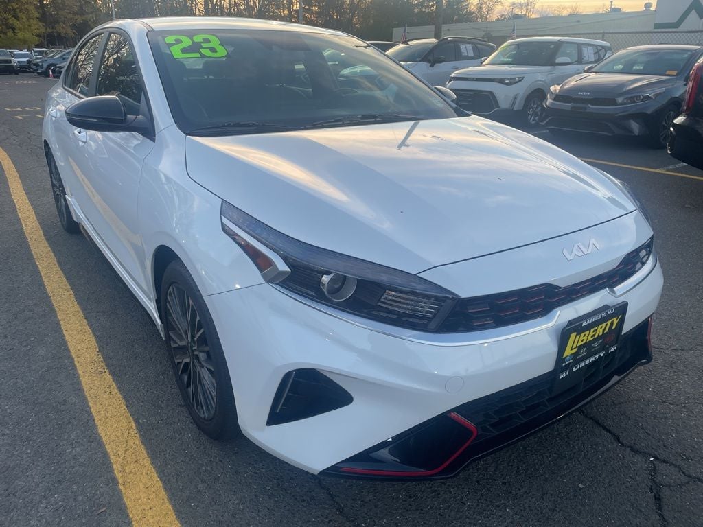 2023 Kia Forte GT-Line's photo