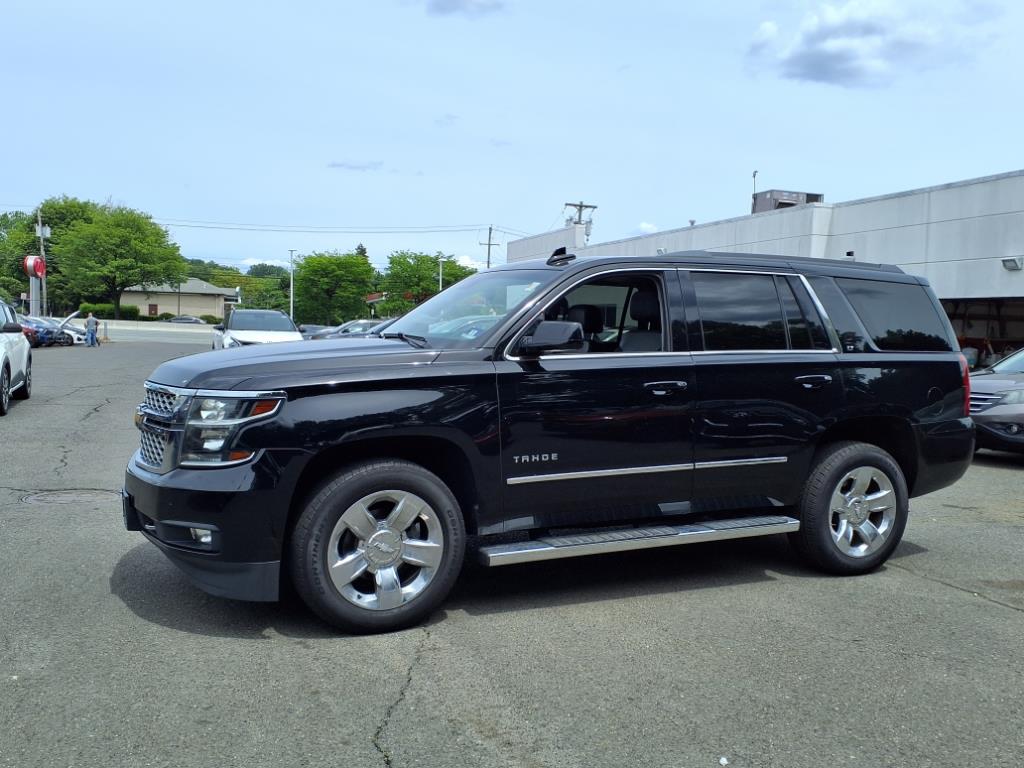 2019 Chevrolet Tahoe LT photo 2