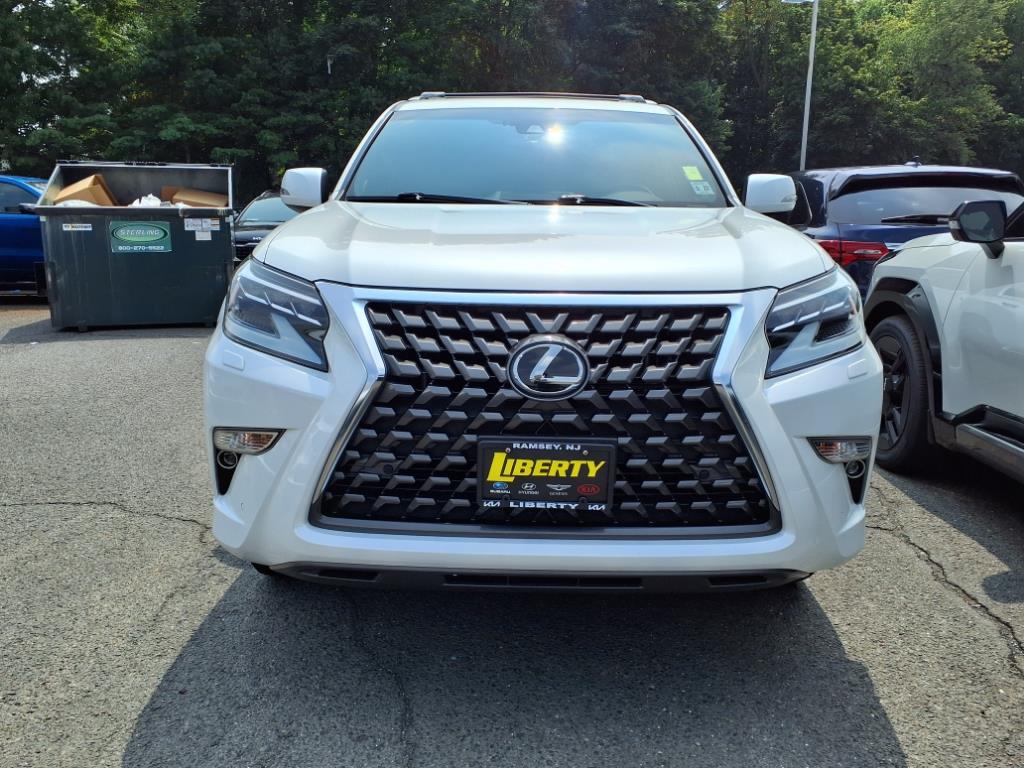 2023 Lexus GX 460 Base photo 2
