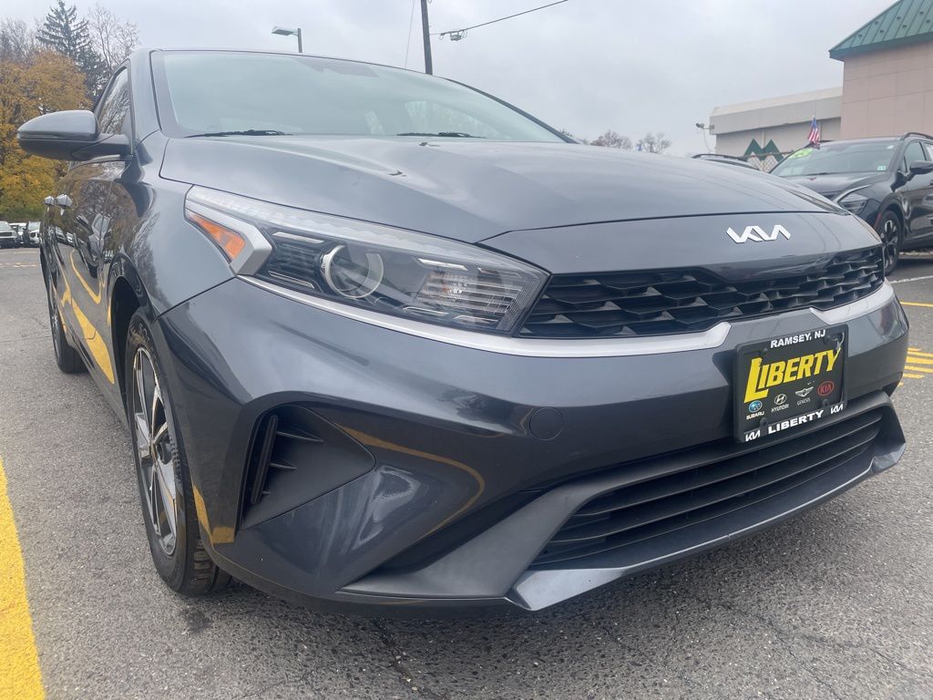 2023 Kia Forte LXS's photo