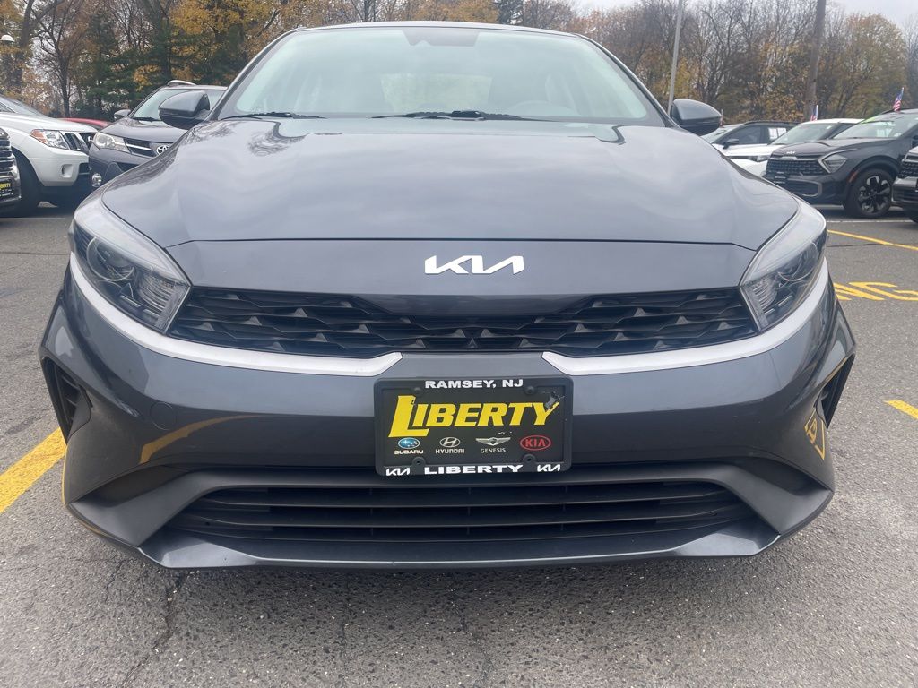 2023 Kia Forte LXS photo 2