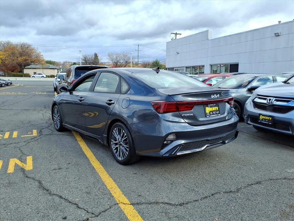2023 Kia Forte GT-Line photo 2