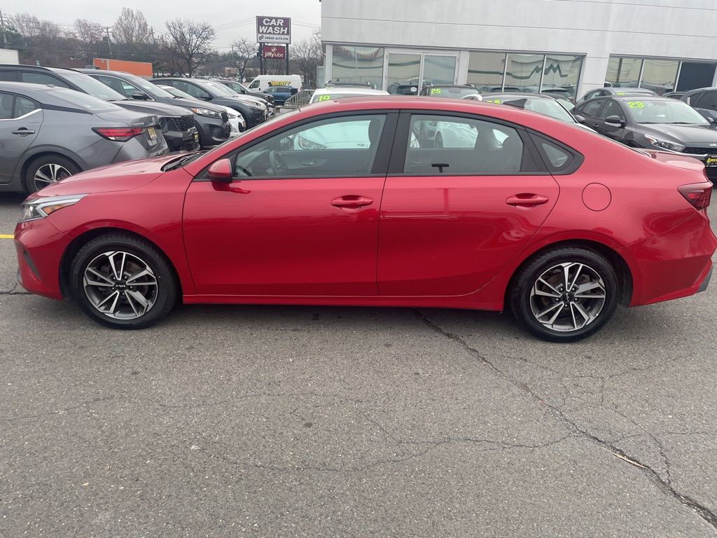 2023 Kia Forte LXS photo 4