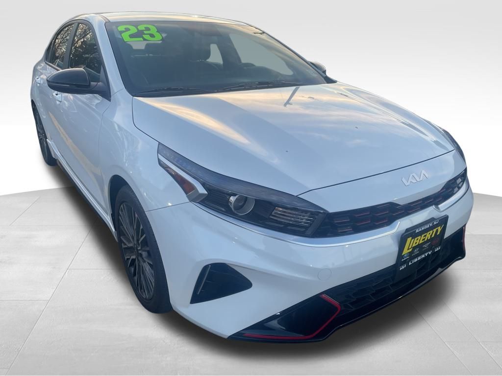 2023 Kia Forte GT-LINE's photo