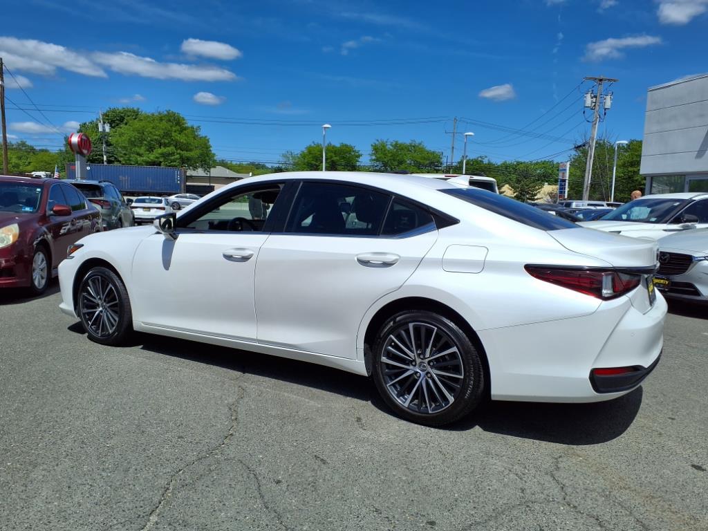 2024 Lexus ES 250 Base AWD photo 3